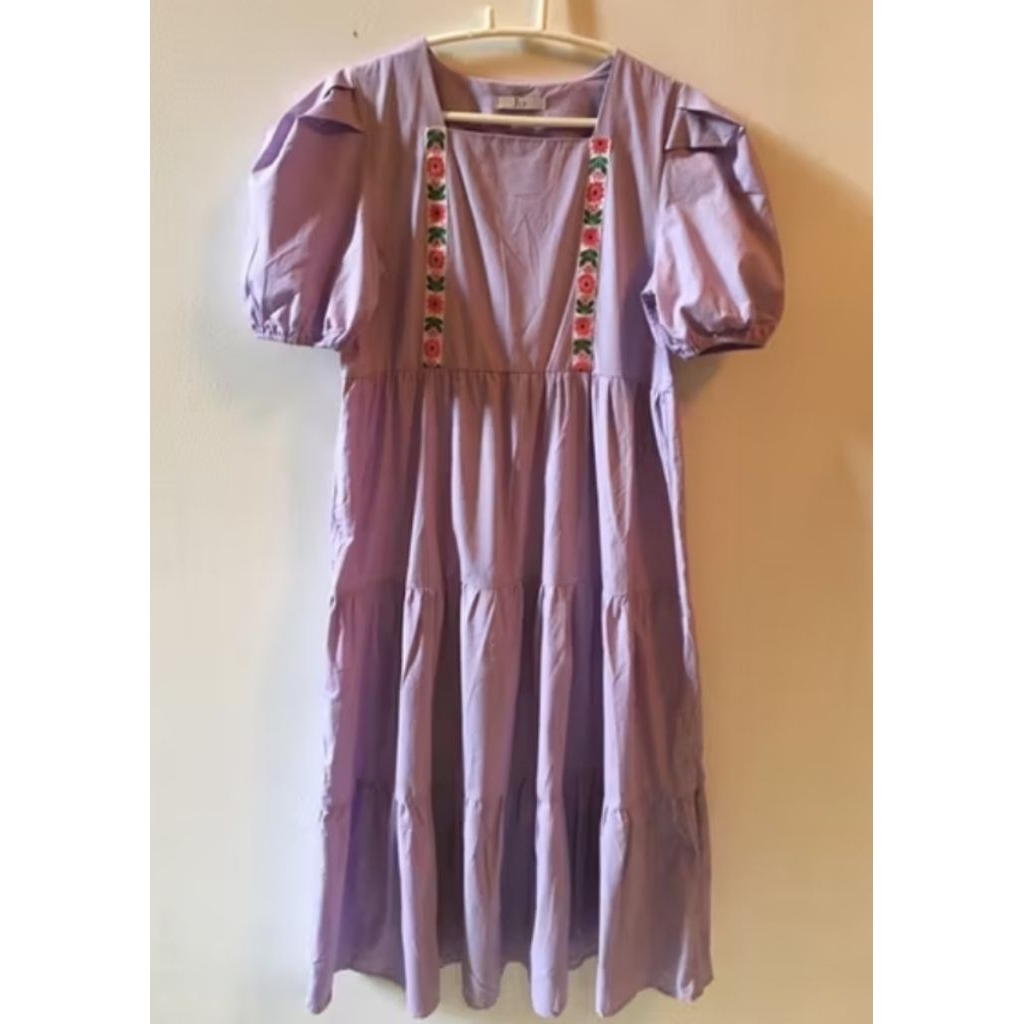 lilac tiered midi dress