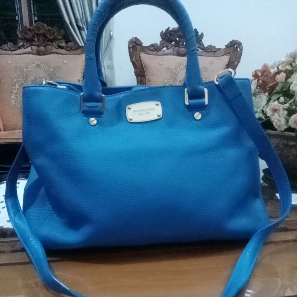 Tas Sling Michael Kors
