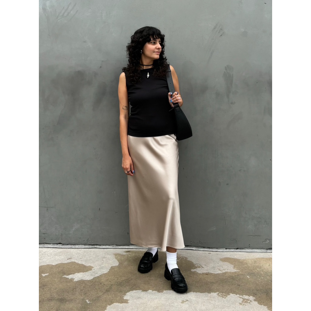 uniqlo satin skirt