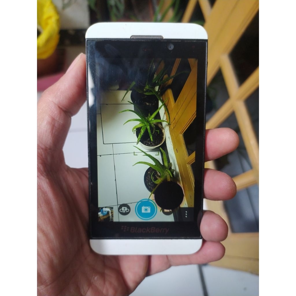 hp Blackberry Z10 second wifi only kartu gak kebaca kamera depan gak kebuka