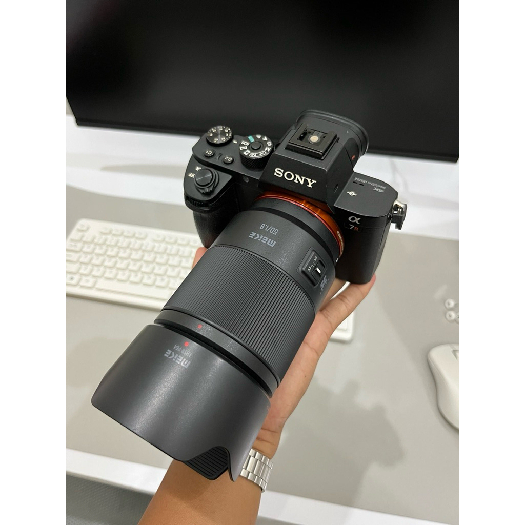 sony A7R mark II lensa fix 50mm 1.8 AF