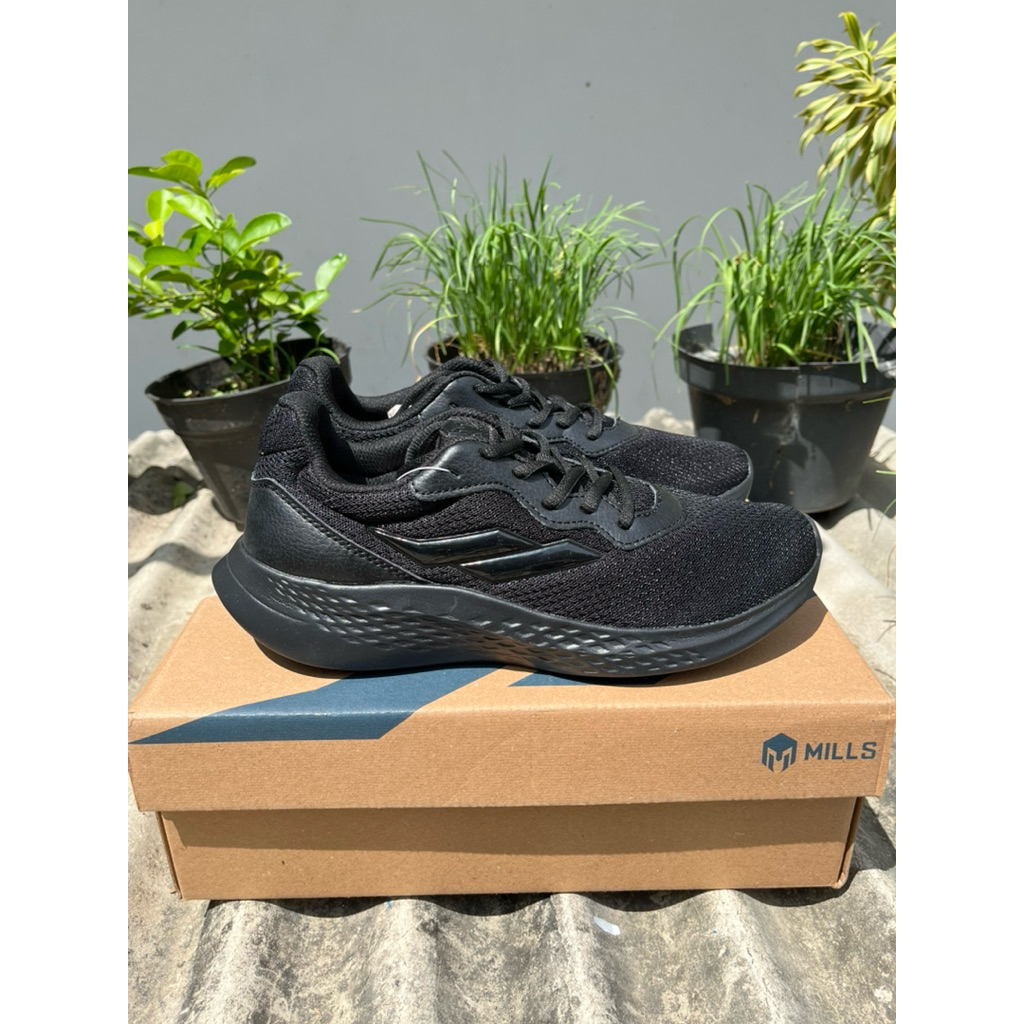 SEPATU SNEAKER MILLS SPECTER