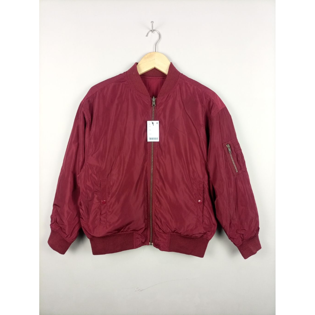 Jaket Bomber Global Uniqlo Bolak Balik Original_Maroon_Size M fit L