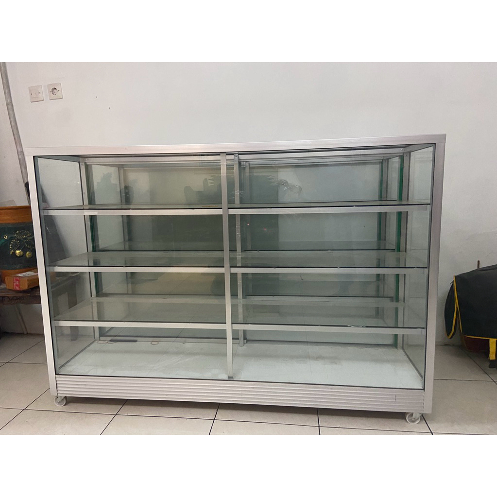 Etalase Kaca 1,5 Meter + Roda