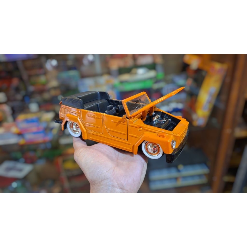 Diecast volkswagen Thing 1973 scale 1:24 loose vw safari