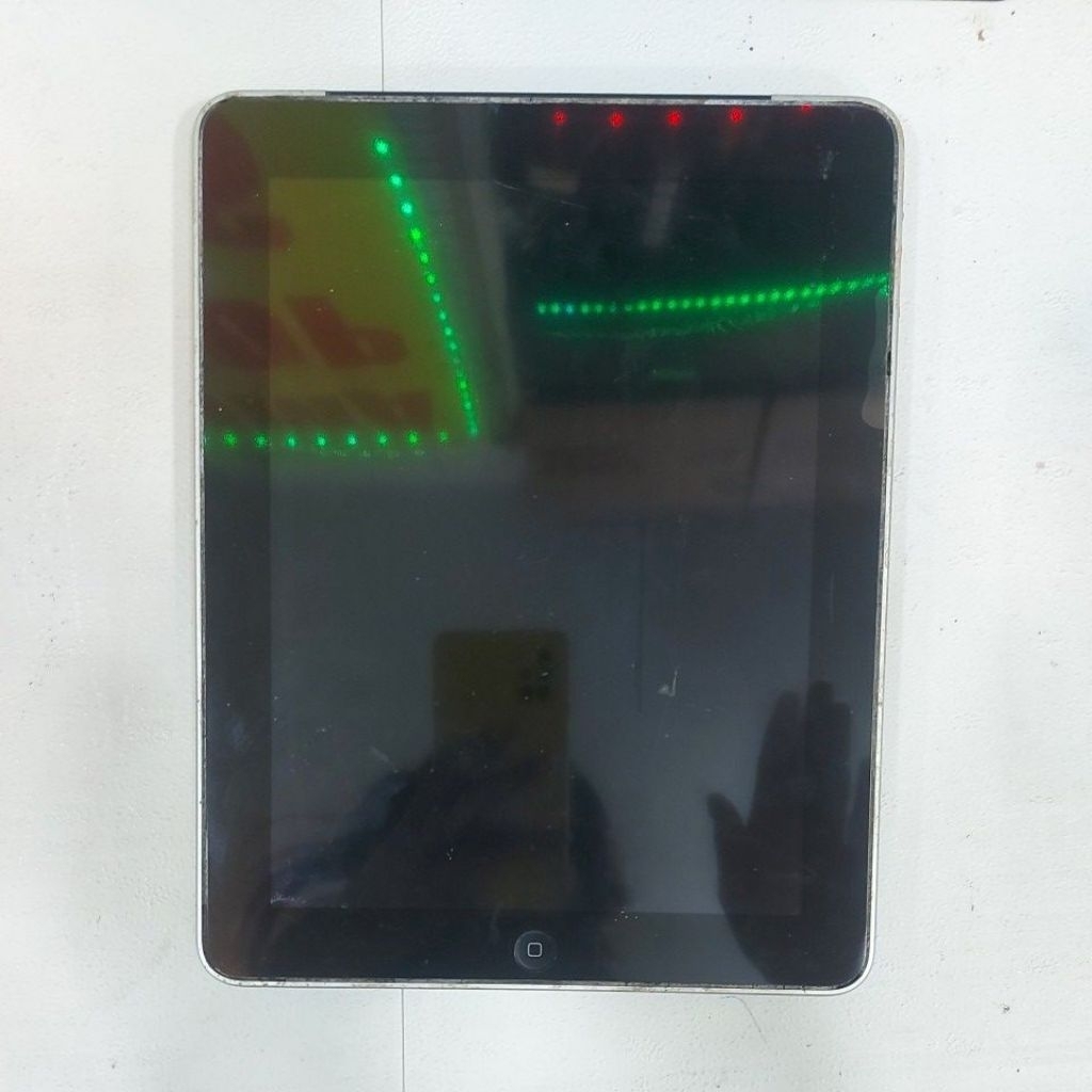 iPad 1 A1337 64gb jual kondisi seperti ini mati total no komplen no return