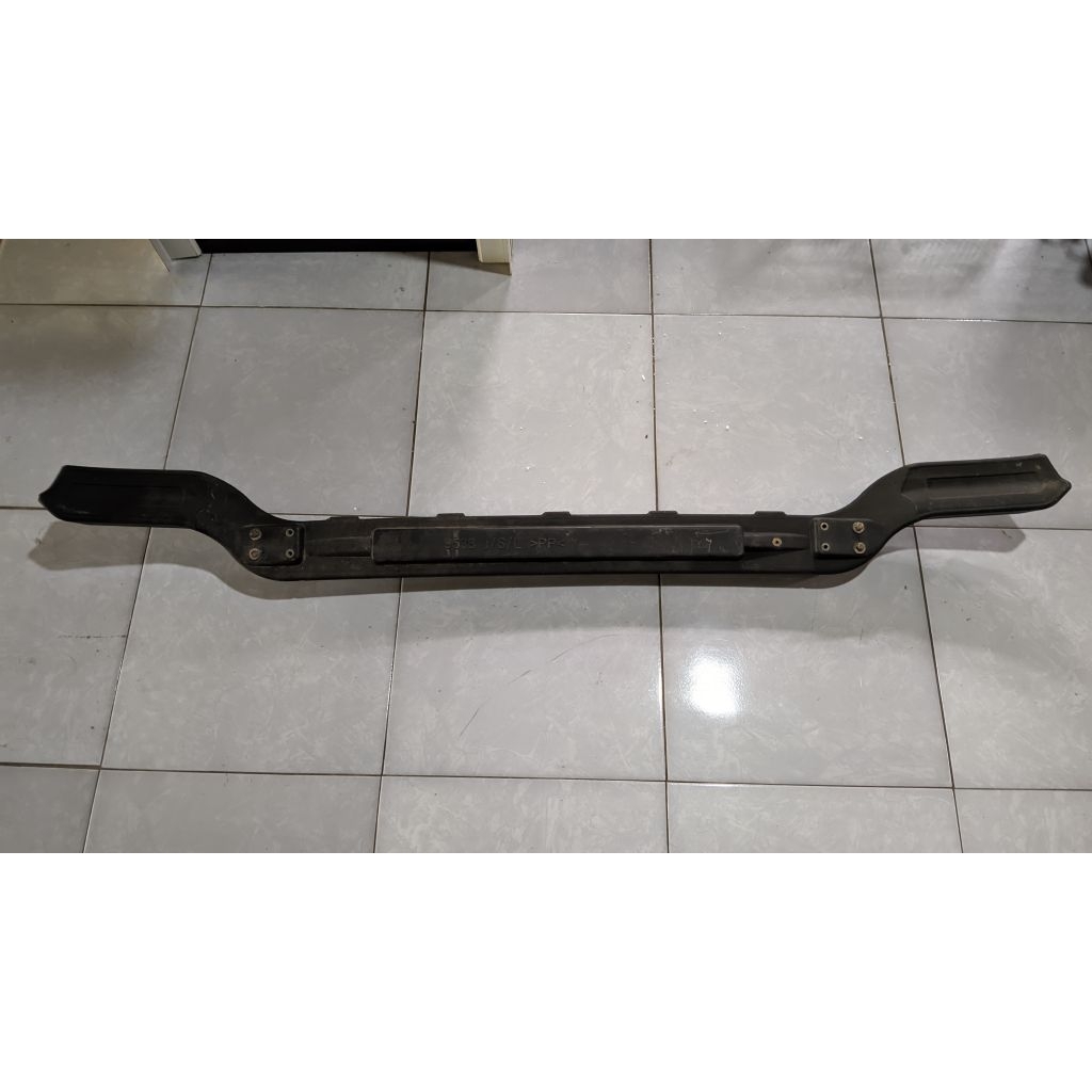 tanduk bumper belakang mobil innova