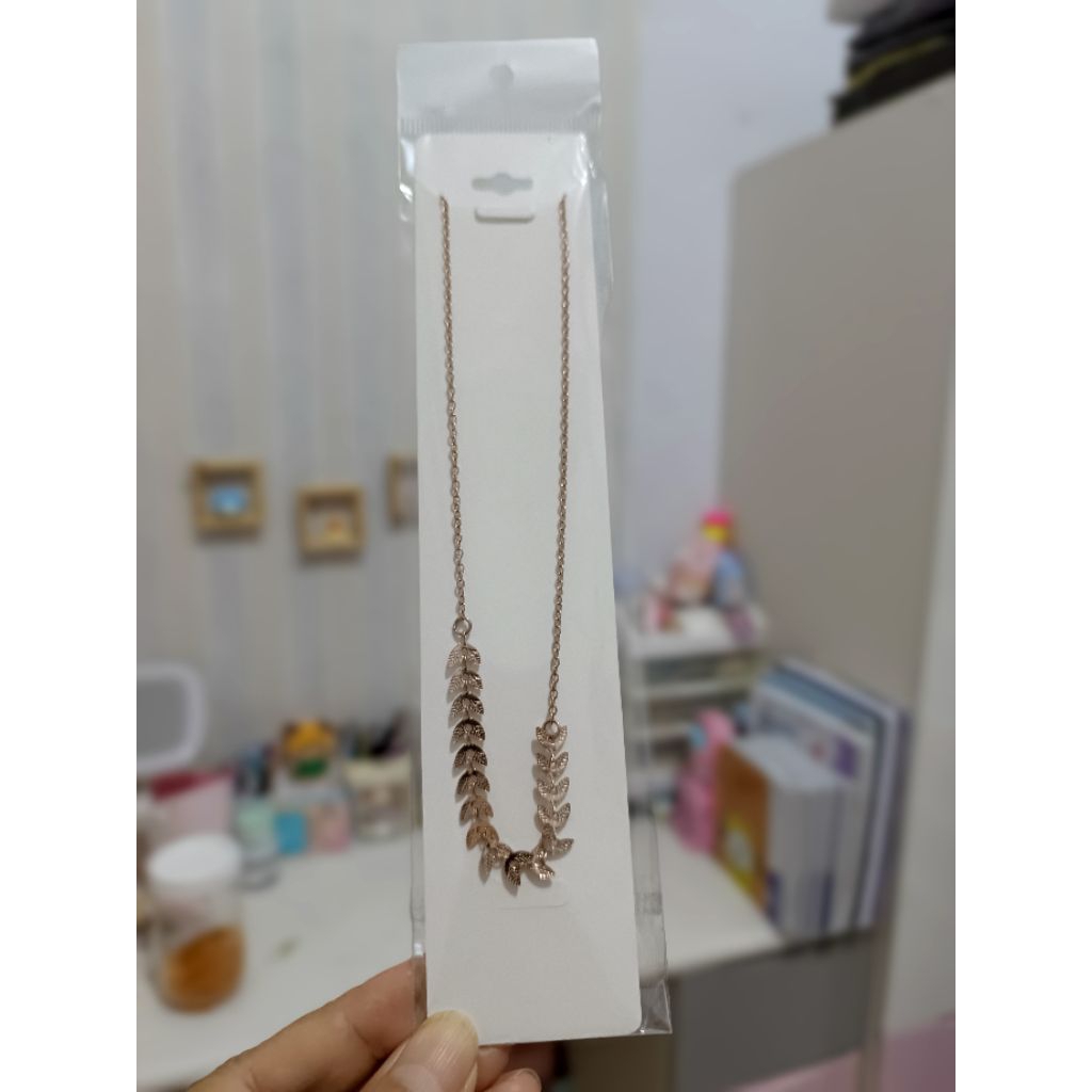 kalung rantai Nori Daun