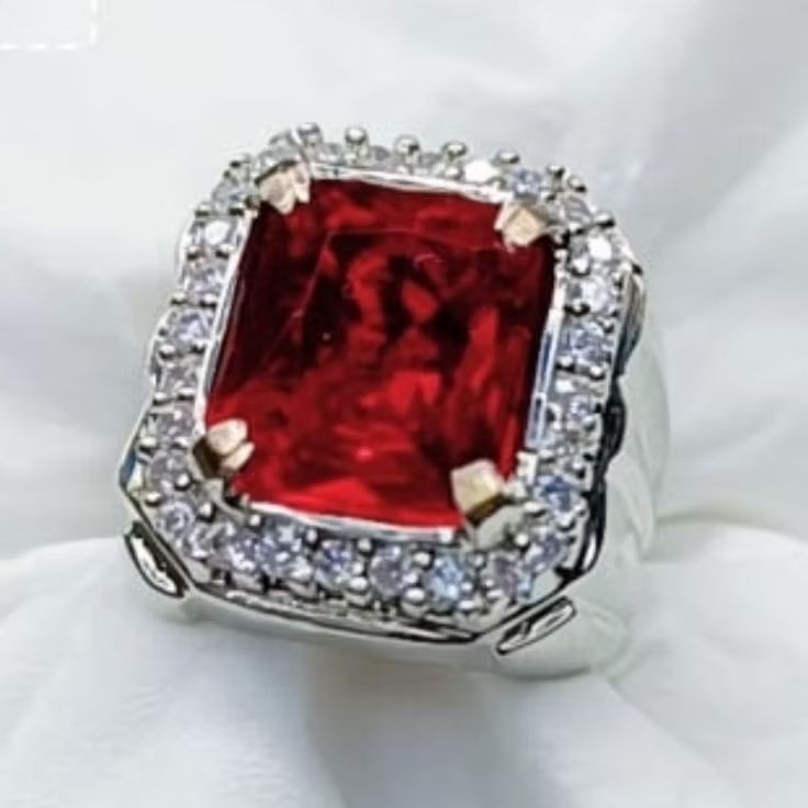 Batu permata red topas kotak