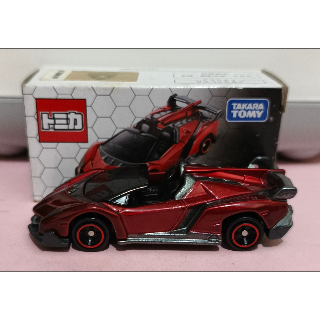 Takara Tomy Tomica Lamborghini Veneno Roadster (1)