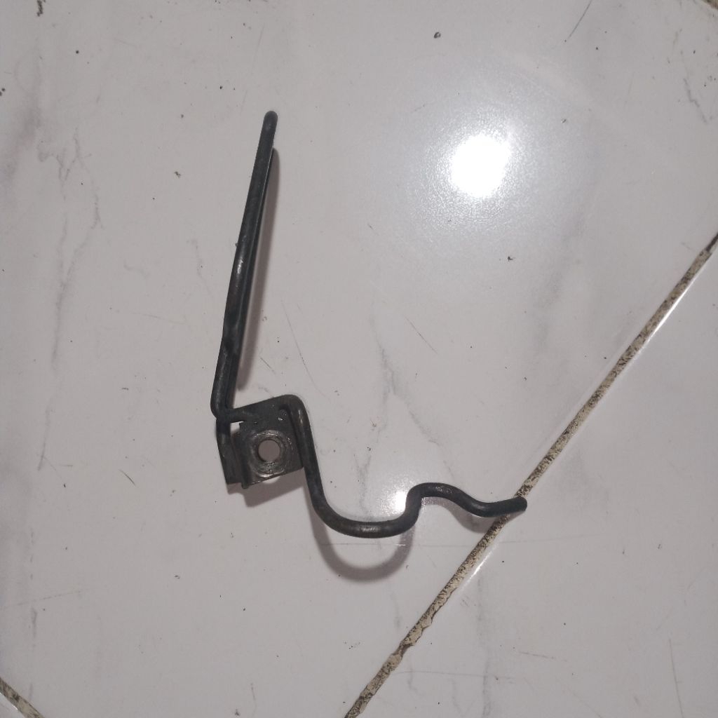 breket selang rem depan bagian bawah yamaha mio sporty original second