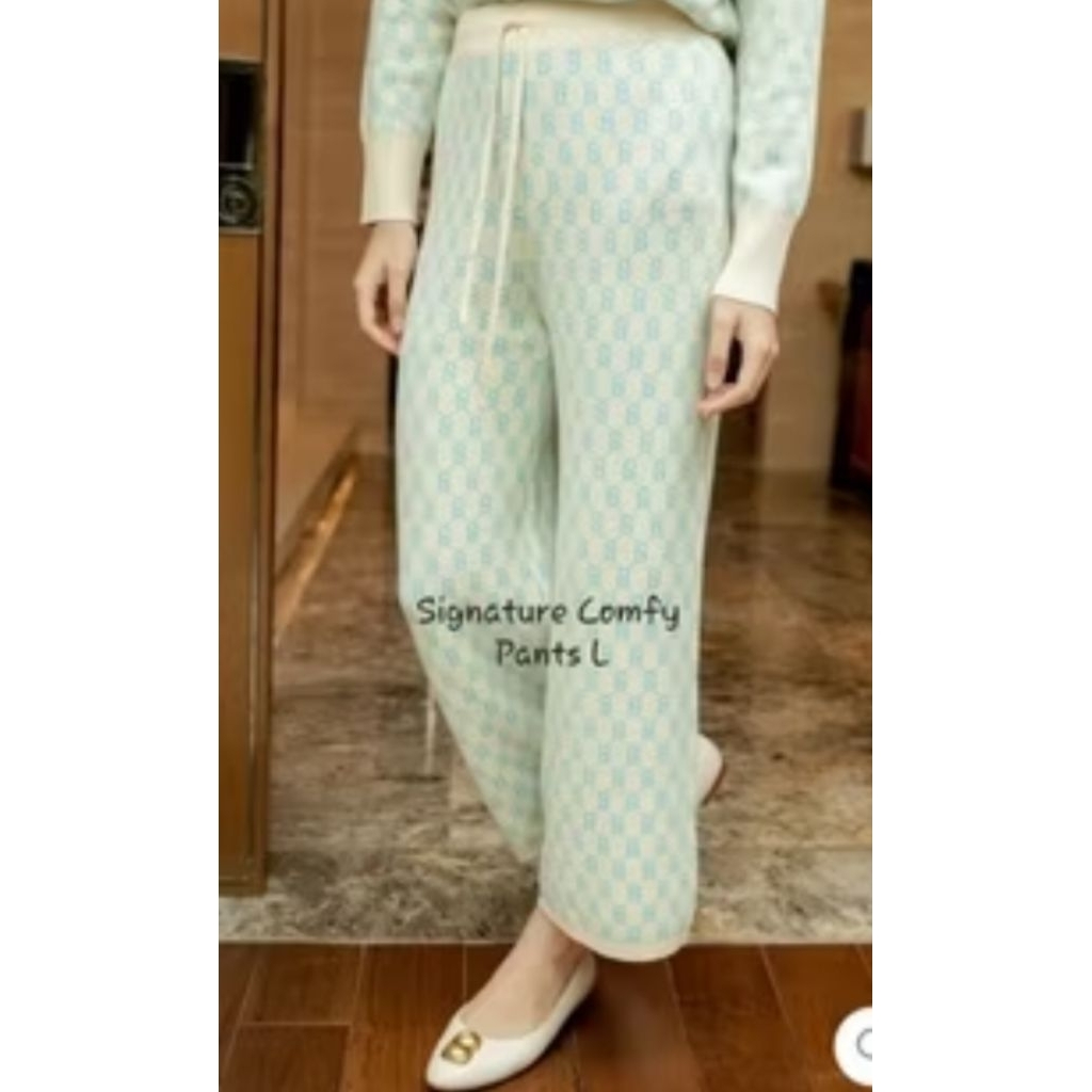 Signature Monogram Comfy Pants Buttonscarves