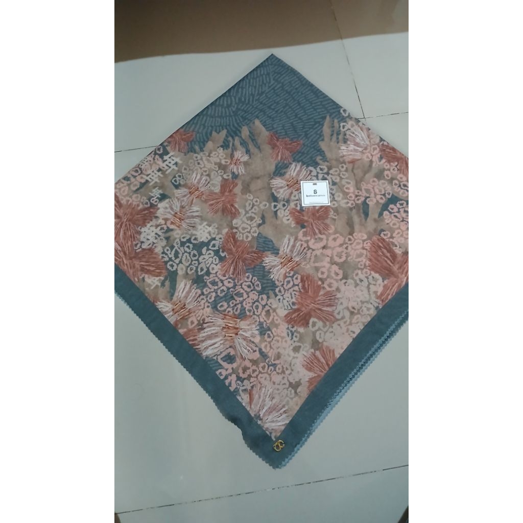 Preloved Hijab Buttonscarves Les Amities Pine As is whs