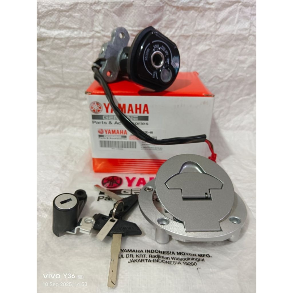 Kunci kontak set tutup tangki R15V2 R15 V2