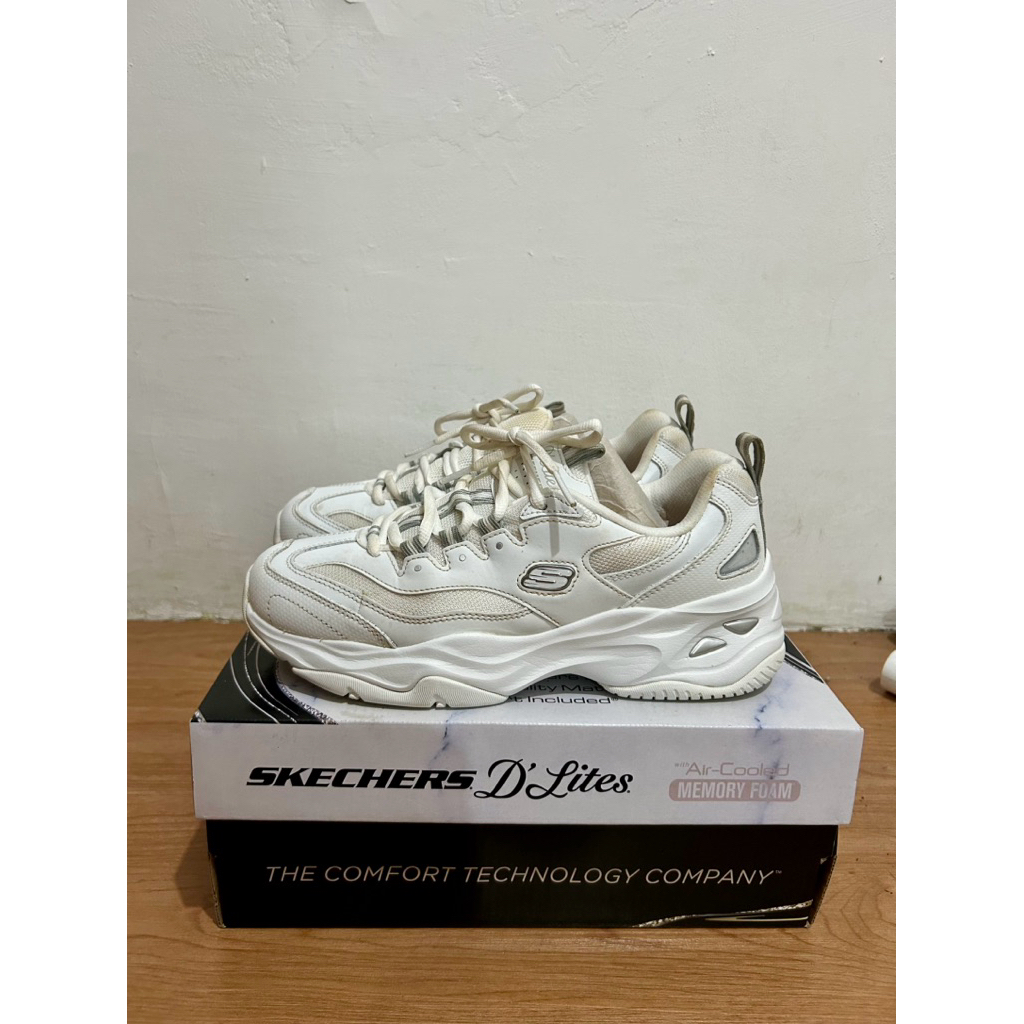 Preloved Skechers D’lites
