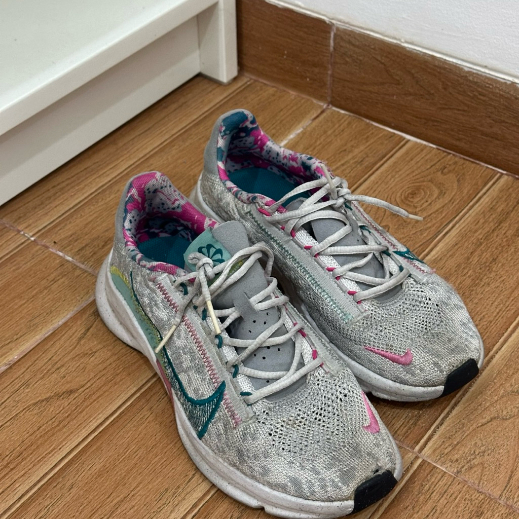 sepatu training nike