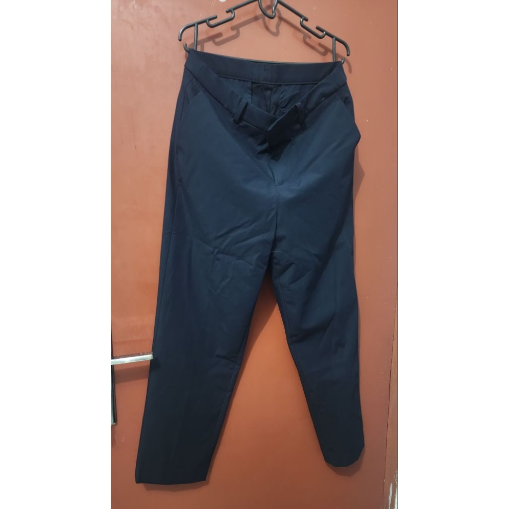 PRELOVED CELANA HALUS UNIQLO // PRELOVED CELANA UNIQLO // CELANA UNIQLO MURAH