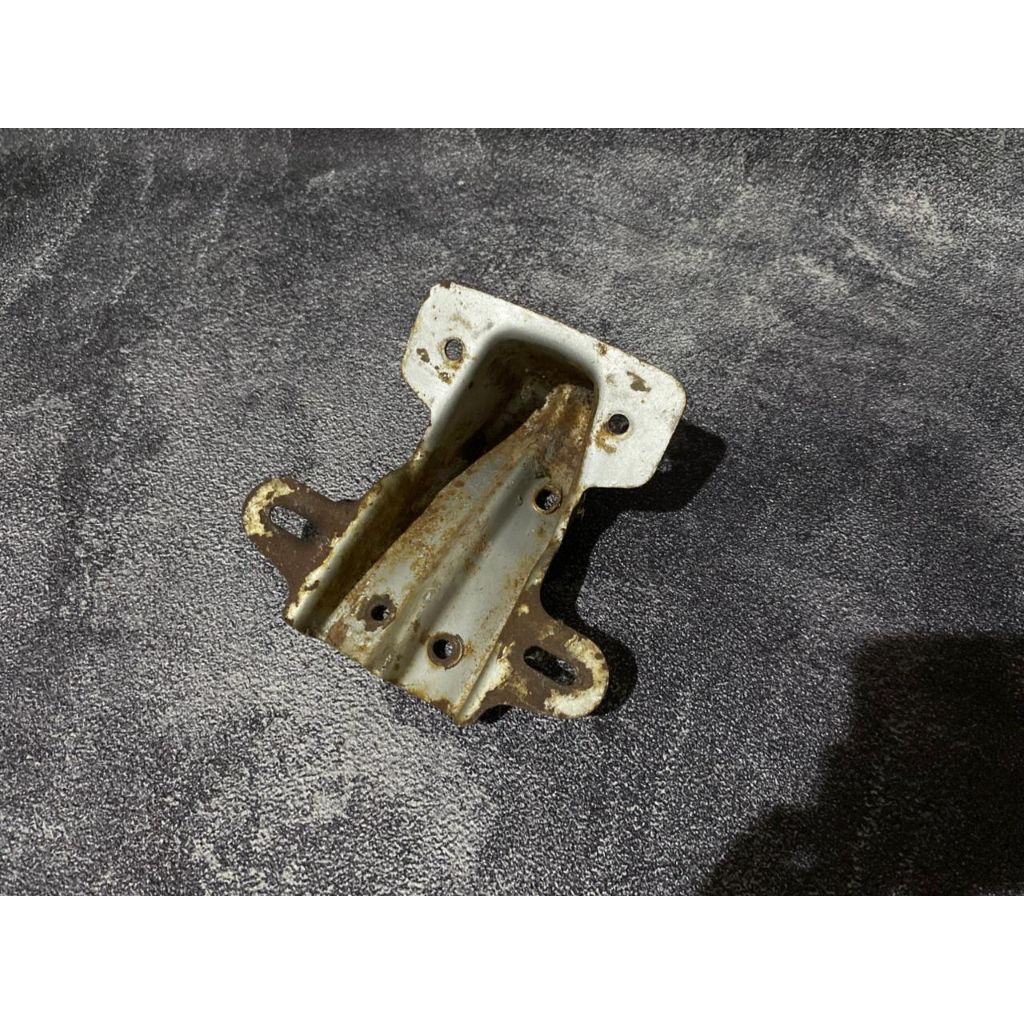 Pangkon lampu V80 dudukan lampu belakang V80 second original