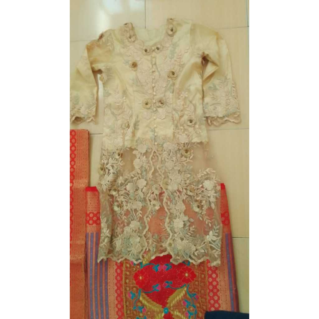 KEBAYA GOLD TEMPAHAN MOTIF BUNGA TIMBUL