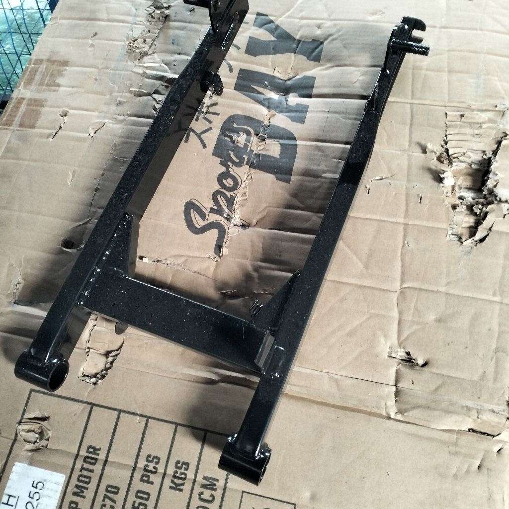 SWING ARM AREM SUPRA X125 HITAM AREM SUPRAX125 KARISMA KIRANA