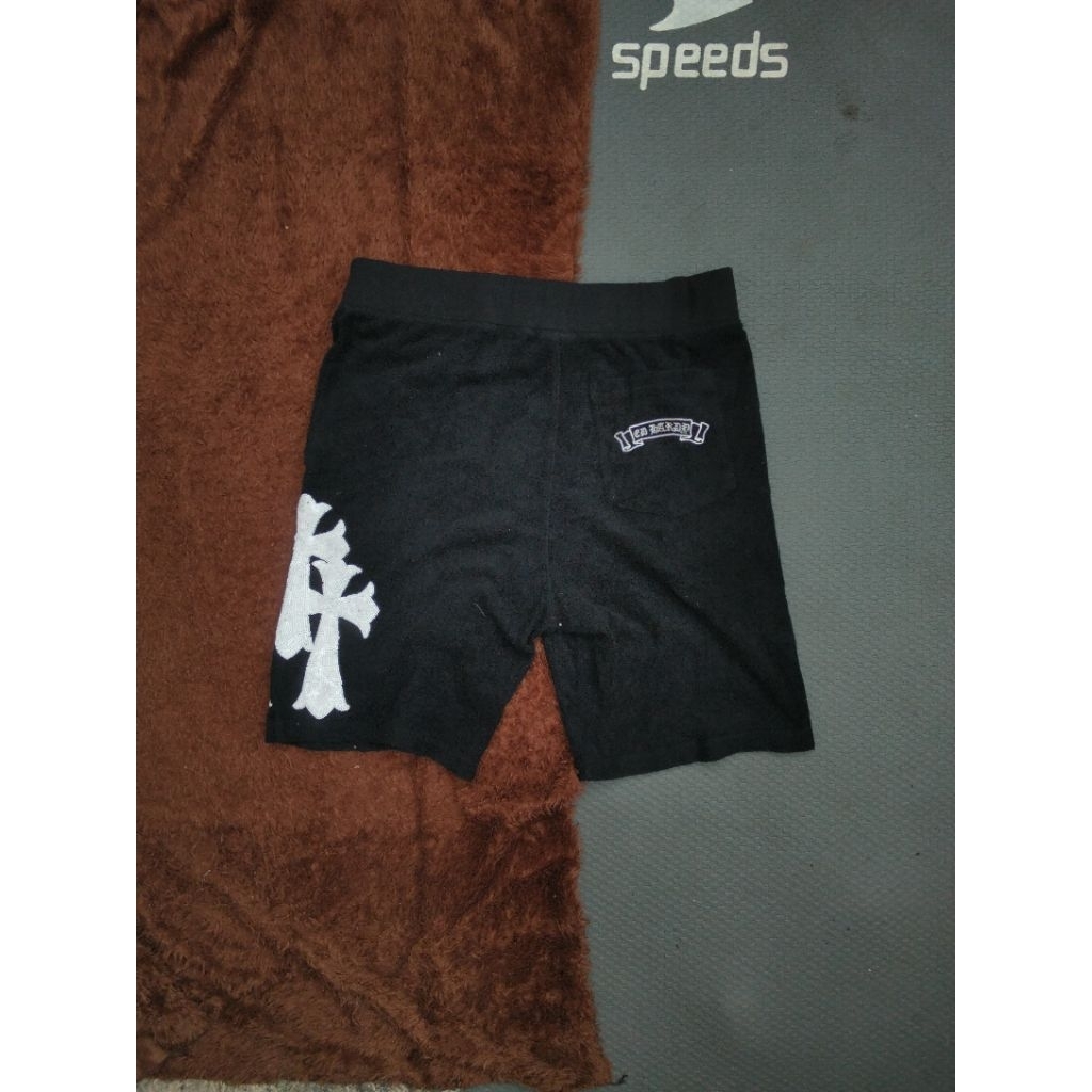 Celana pendek Ed Hardy