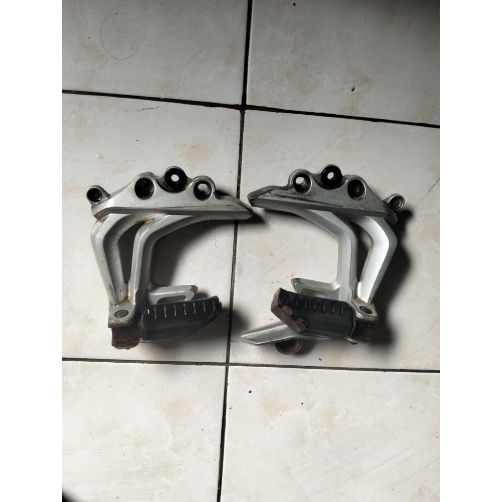 foot step belakang Jupiter z1 robot. ori copotan