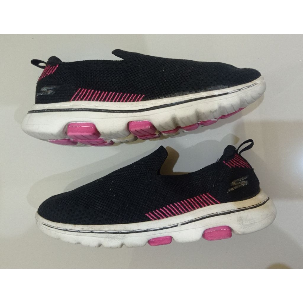 Sepatu Skechers Anak size 35