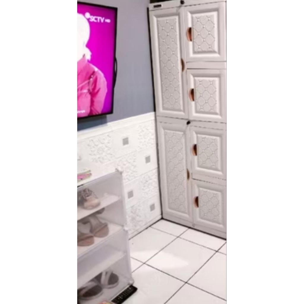 Lemari Pakaian Napolly