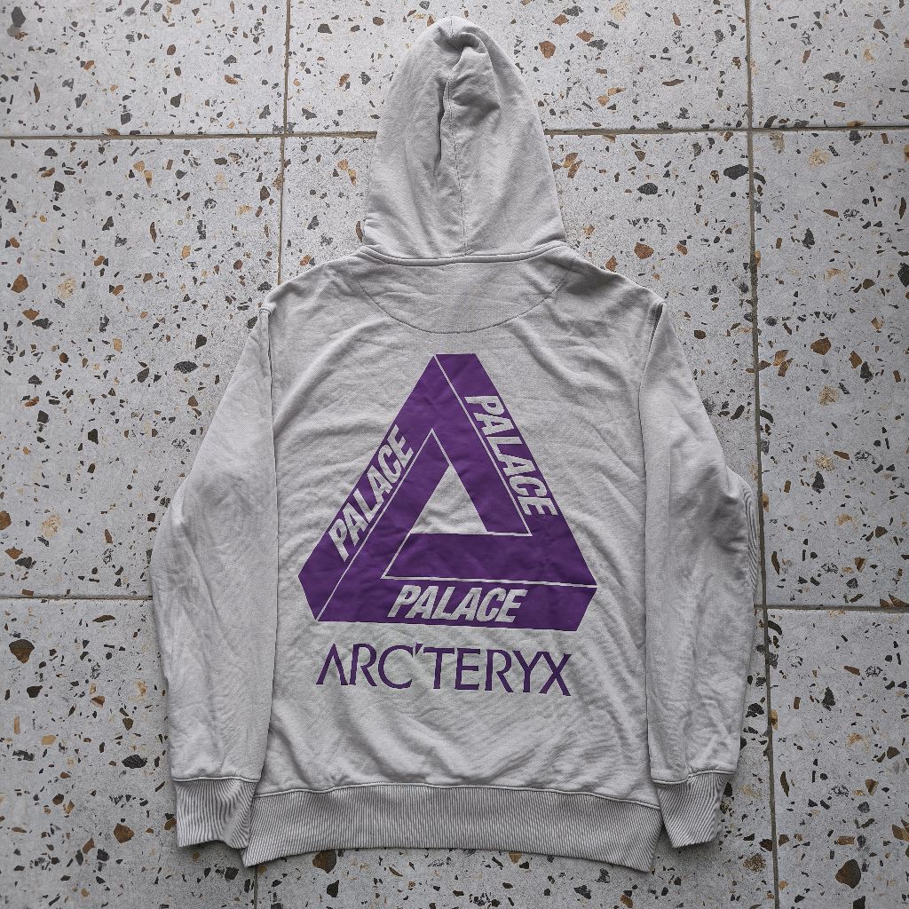 Arcteryx x Palace Hoodie size L fit XL