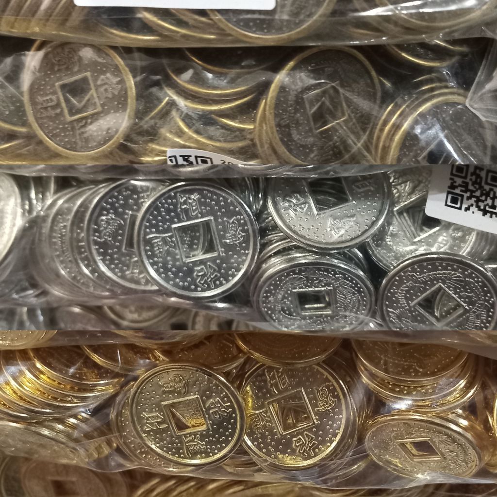 Koin Cina Plastik 2,5cm / 20pcs