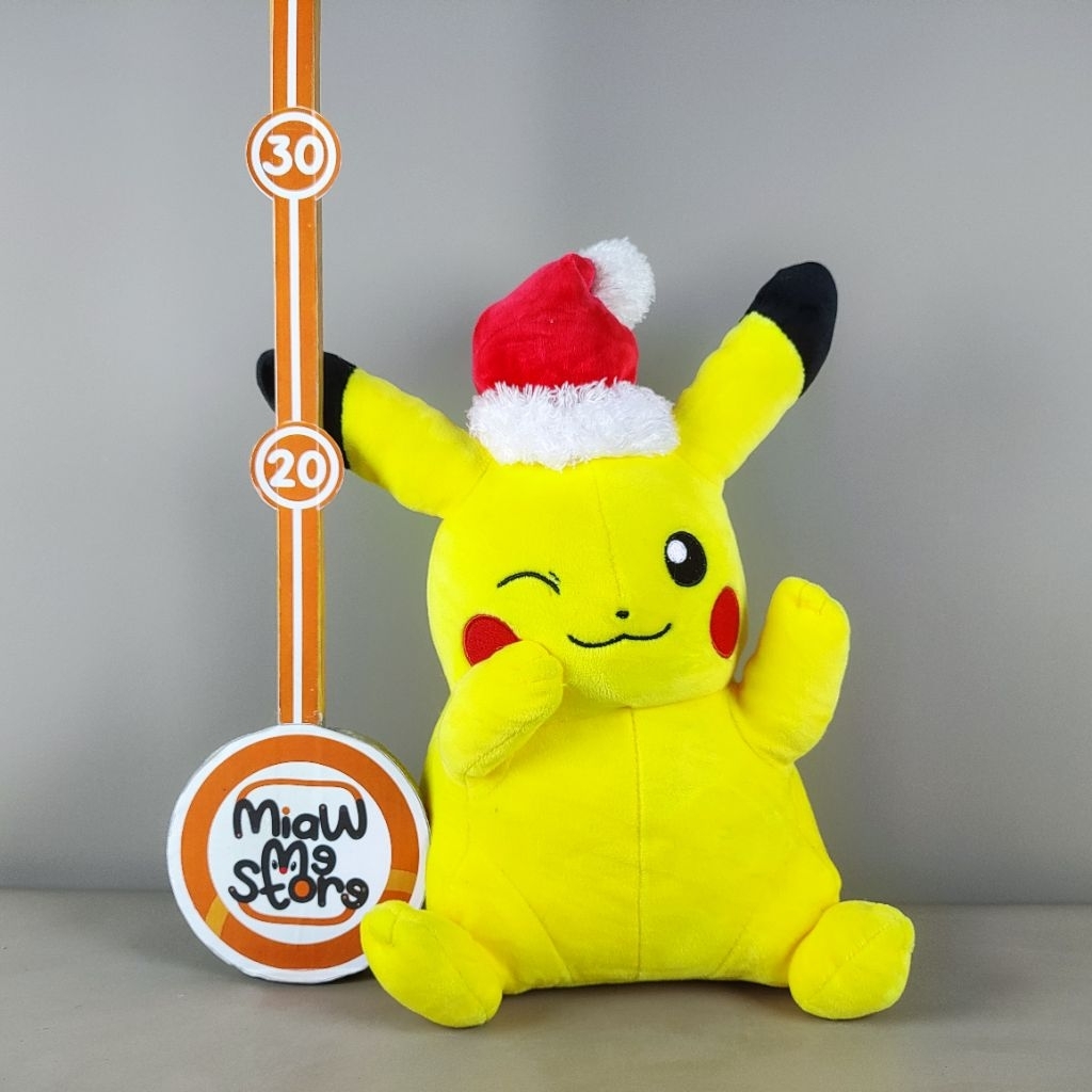 Boneka Pokemon Pikachu Christmas Original Nintendo Plush