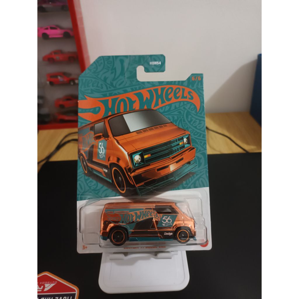 HOT WHEELS CUSTOM 77 DODGE VAN