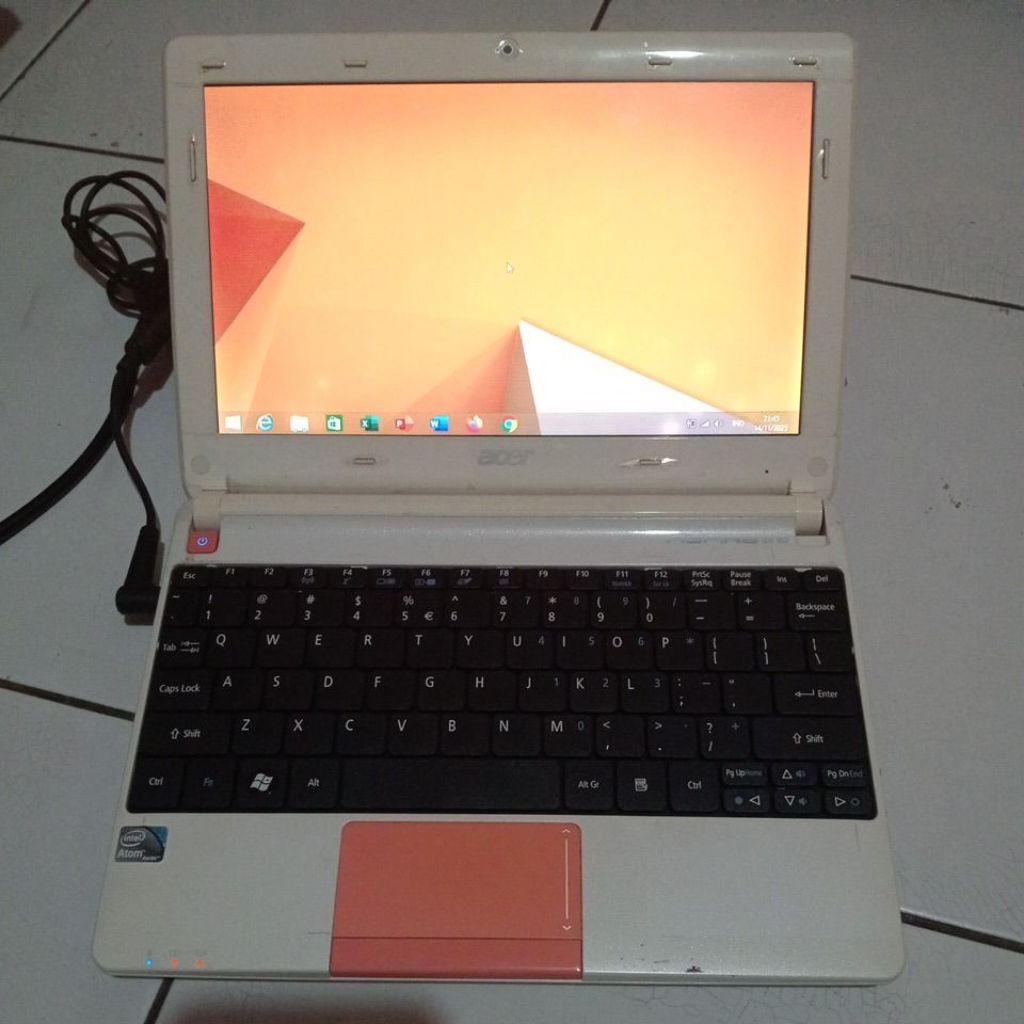 laptop Netbook Acer Aspire one happy2