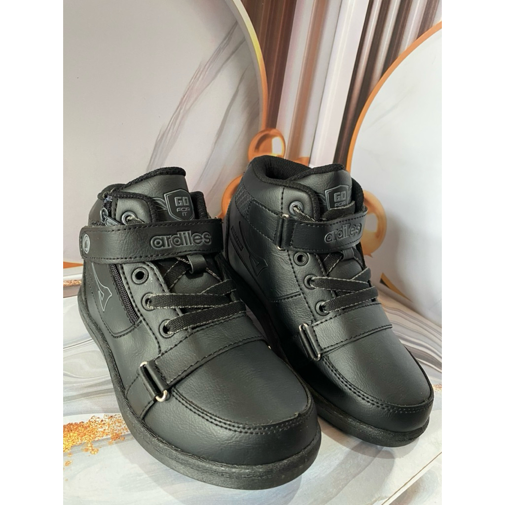 Sepatu sekolah anak laki-laki/perempuan//sepatu sekolah hitam polos