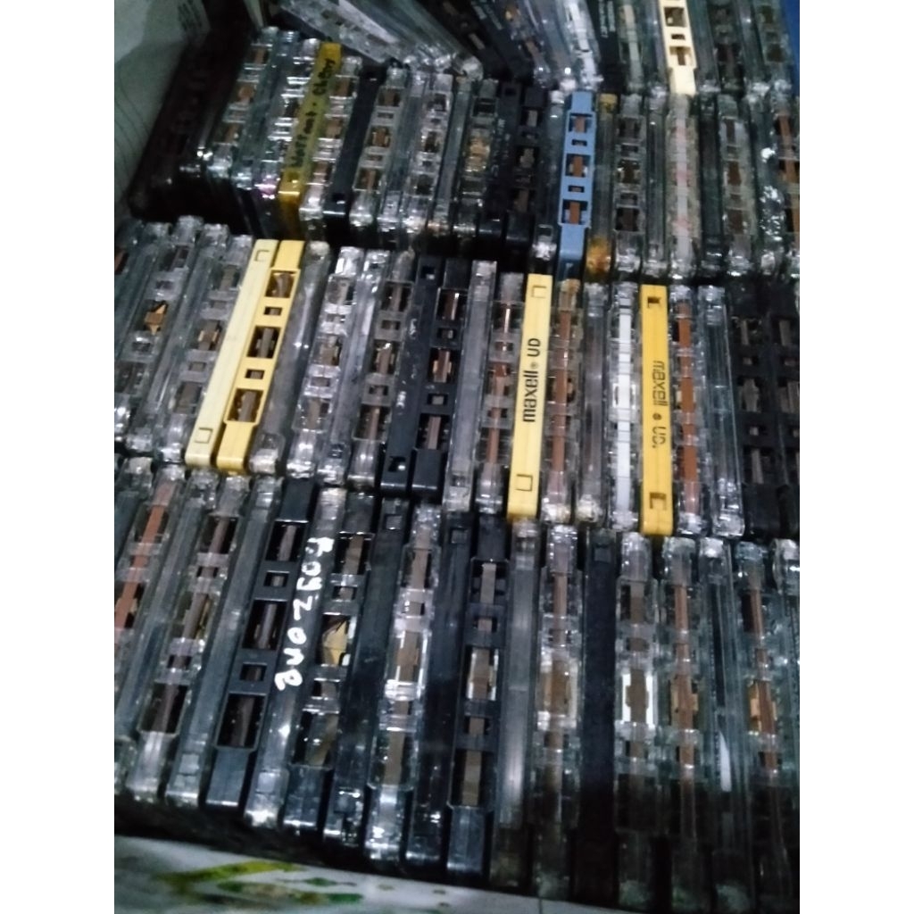 KASET PITA TANPA COVER THE BEATLES QUEEN UTADA HIKARU CAKE BARANG JADUL BARANG UNIK BARANG ANTIK