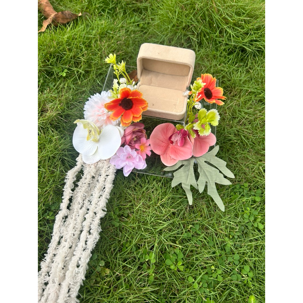 kotak cincin akrilik bisa custom warna