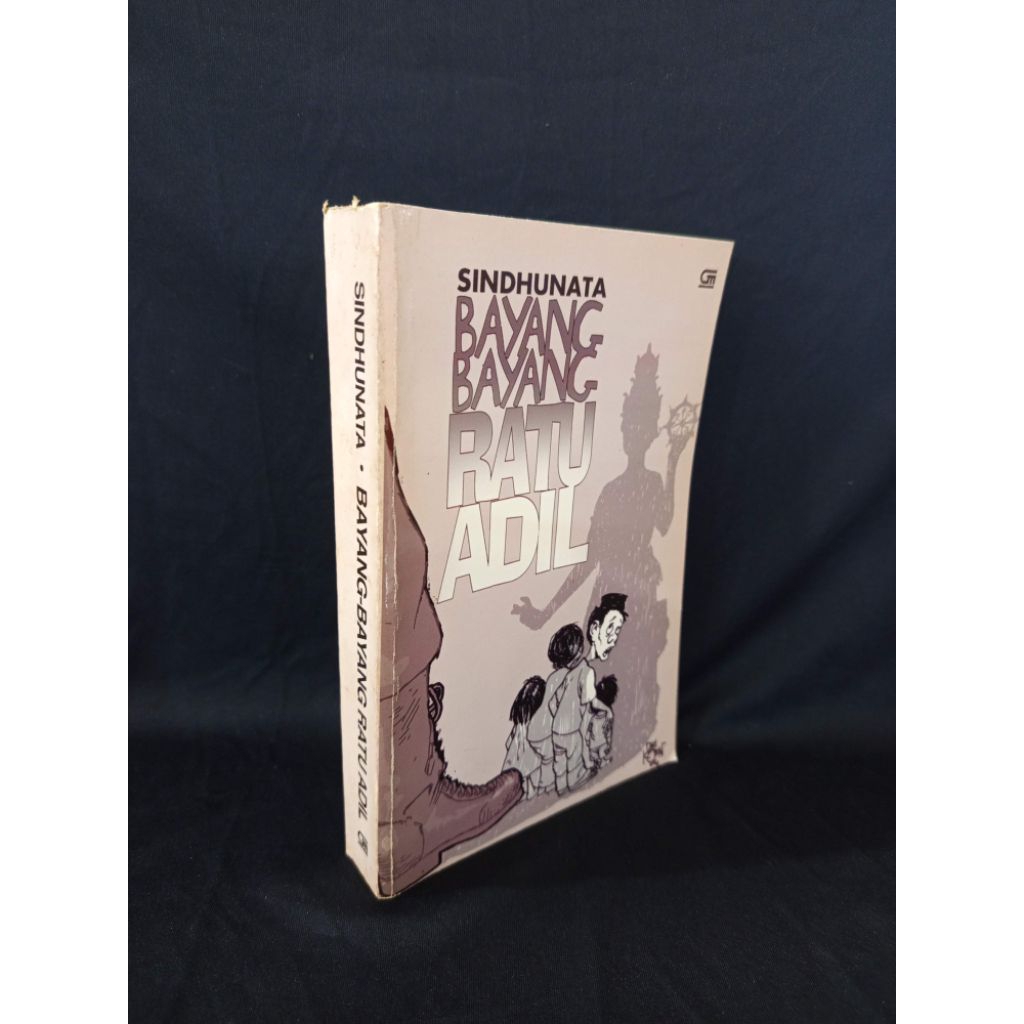Novel Bayang Bayang Ratu Adil by Sindhunata