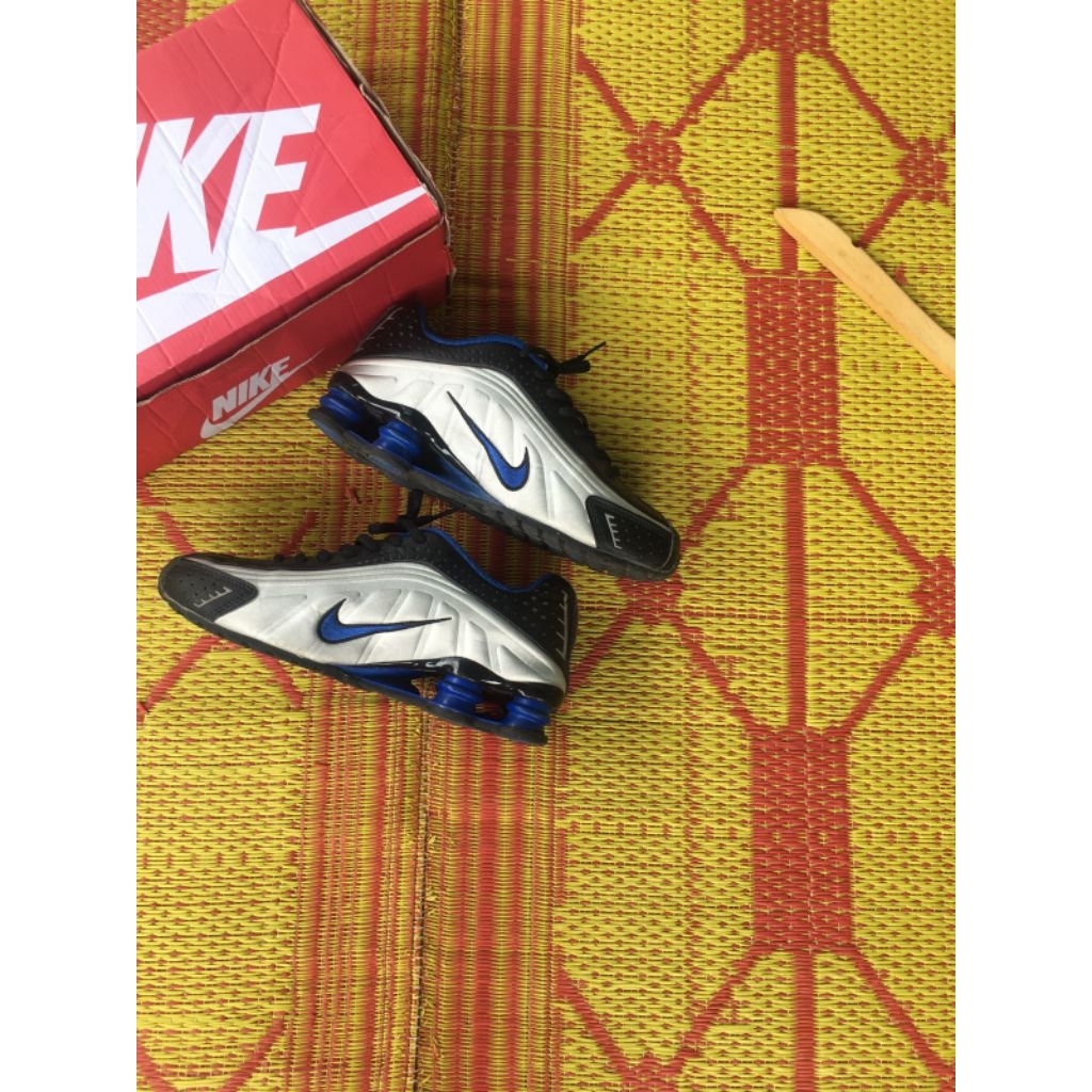 TN NIKE SHOX R4