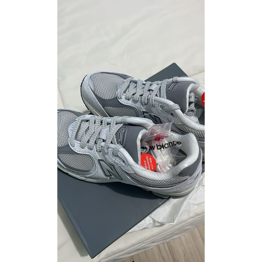 PRELOVED NB 2002R GREY