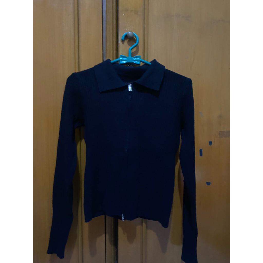 knit zipper crop hitam bahan adem
