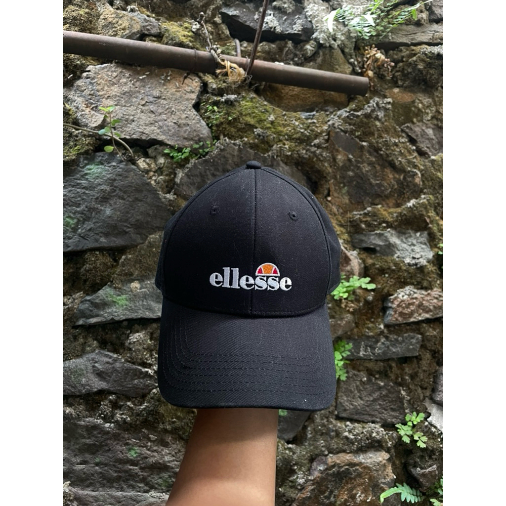 Topi Ellesse