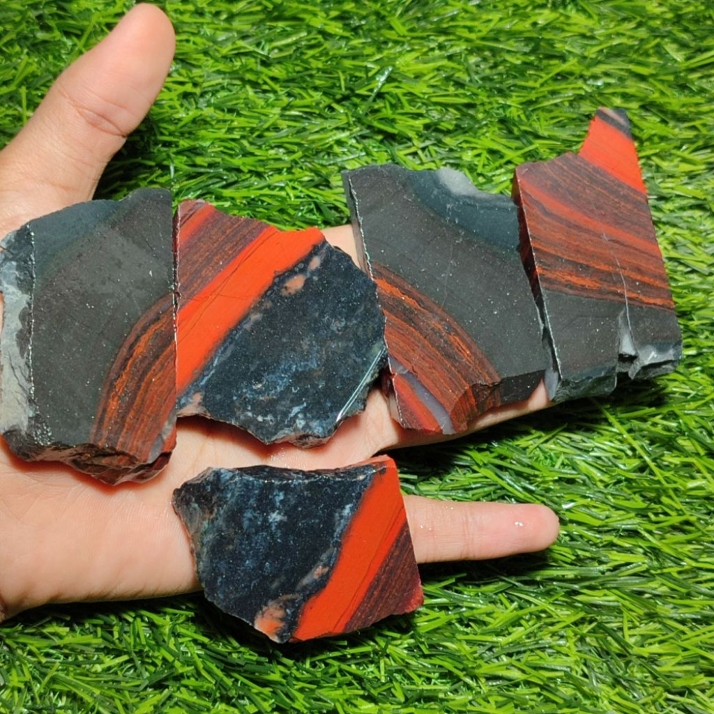 Bongkahan badar besi merah cabe/batu badar besi merah cabe natural 100%