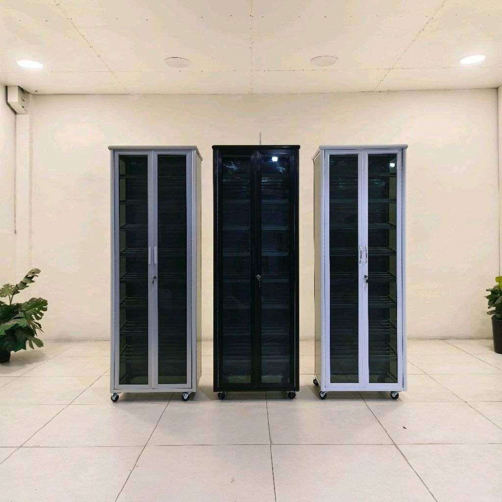 RAK SEPATU ALUMINIUM DAN KACA 9 SUSUN 54x38x158 CM WARNA SILVER COKLAT PUTIH KACA RIBEN PINTU KUNCI 