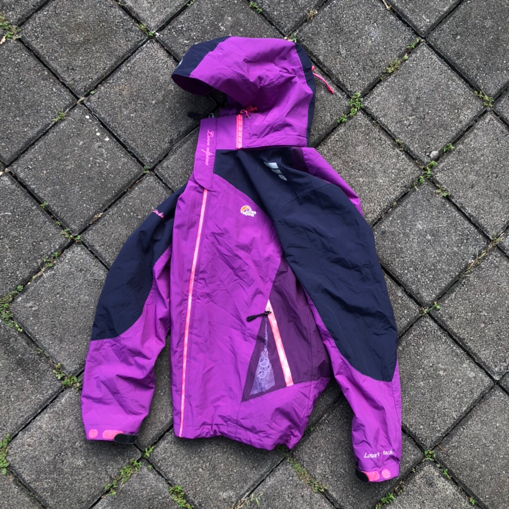 outdoor Lowe Alpine gorpcore waterproof preloved not arcteryx