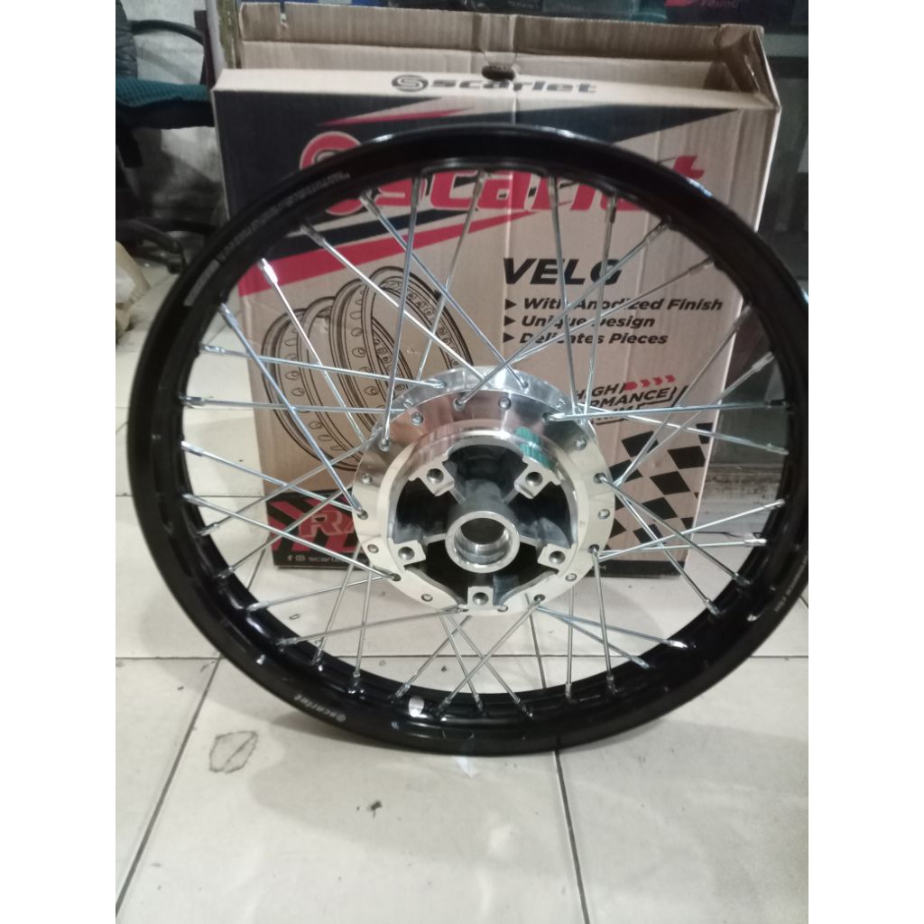 velg / pelek jari jari belakang Scarlet Vixion New NVL / NVA R15V2 MX king xabre / sabre sudah di st