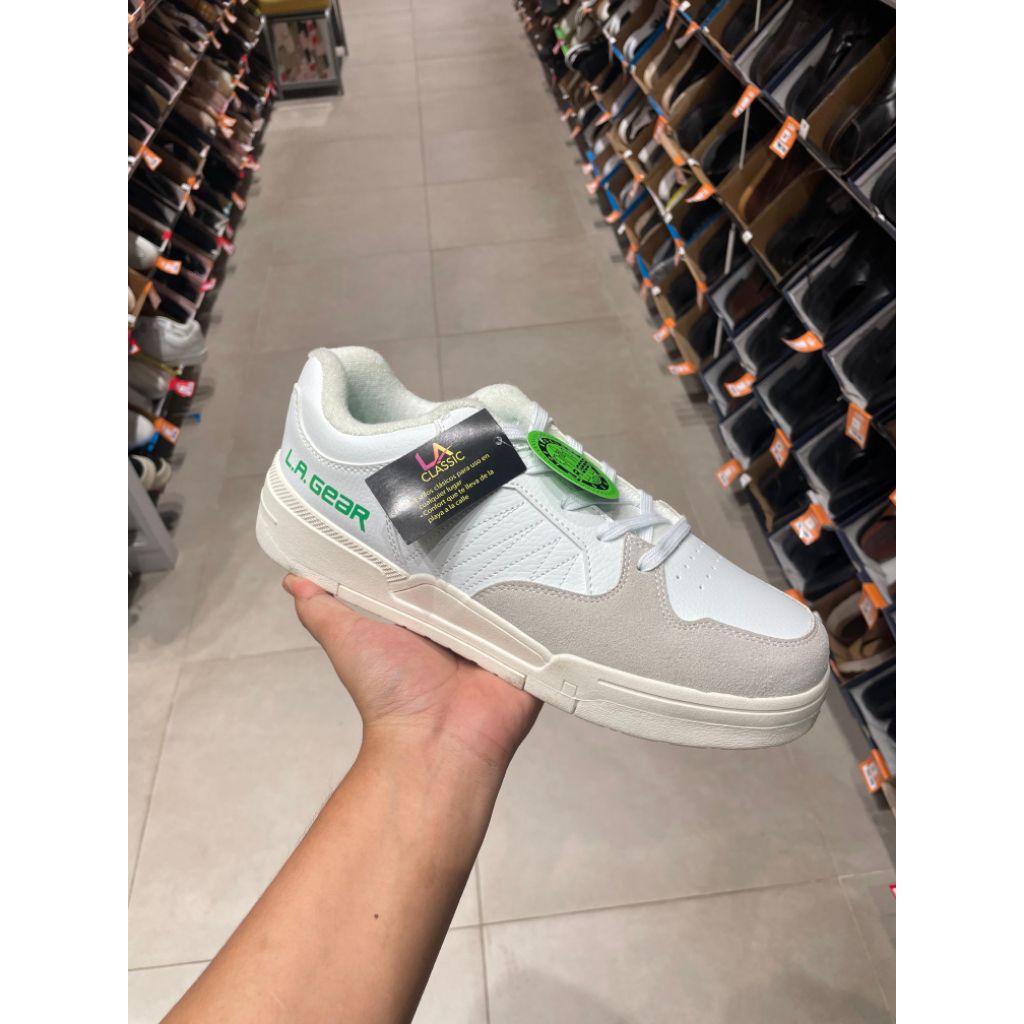 Payless by LA Gear Mens Boardwalk Sneakers harga normal 599000