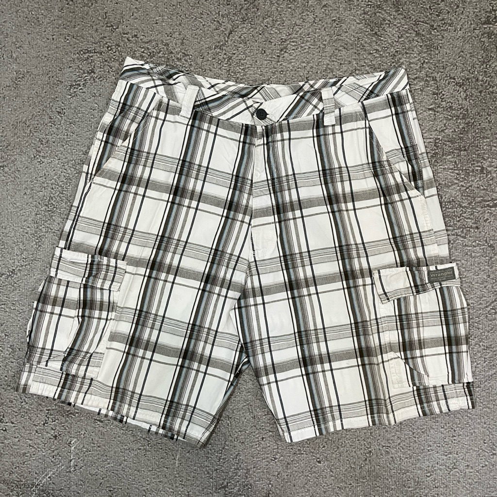 Wrangler  Plaid Short Cargo (size 37-38)