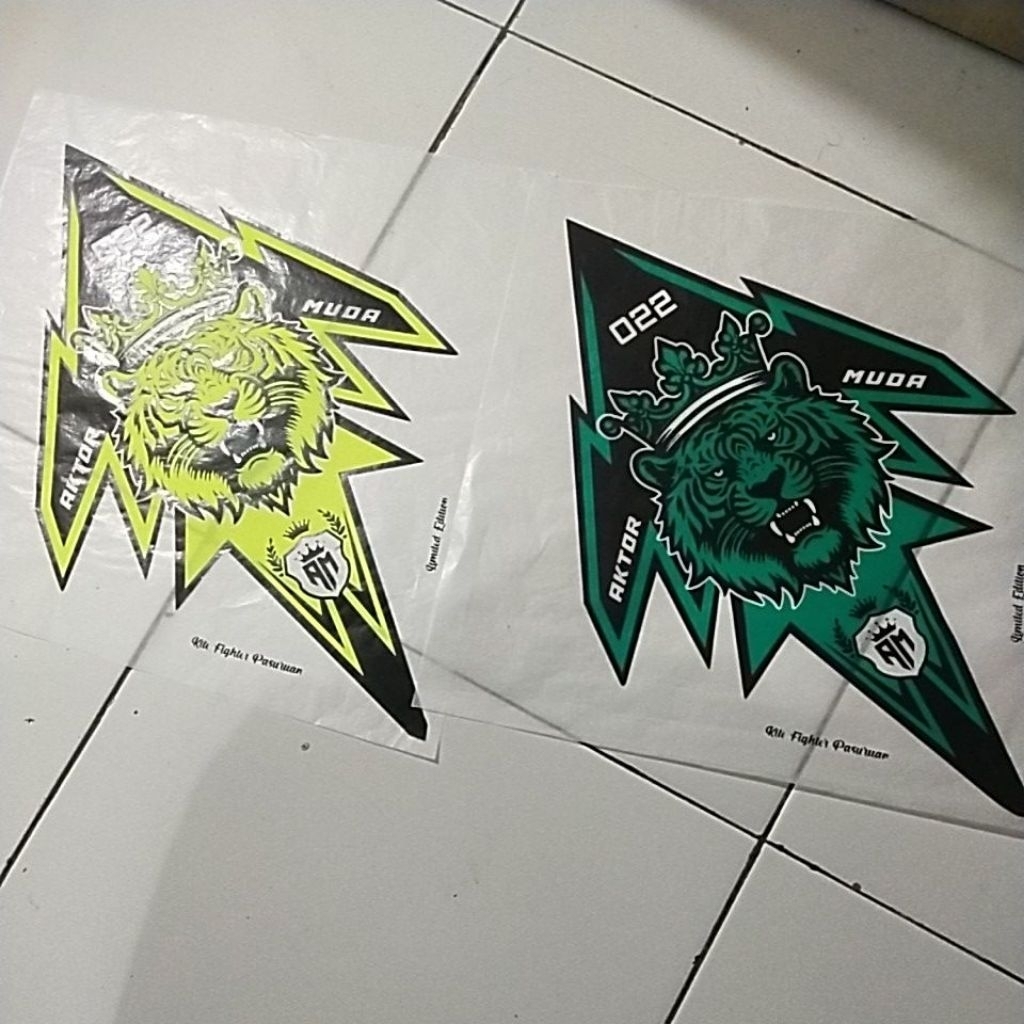 kertas sablon layangan super 2 warna (mix) 50 pcs