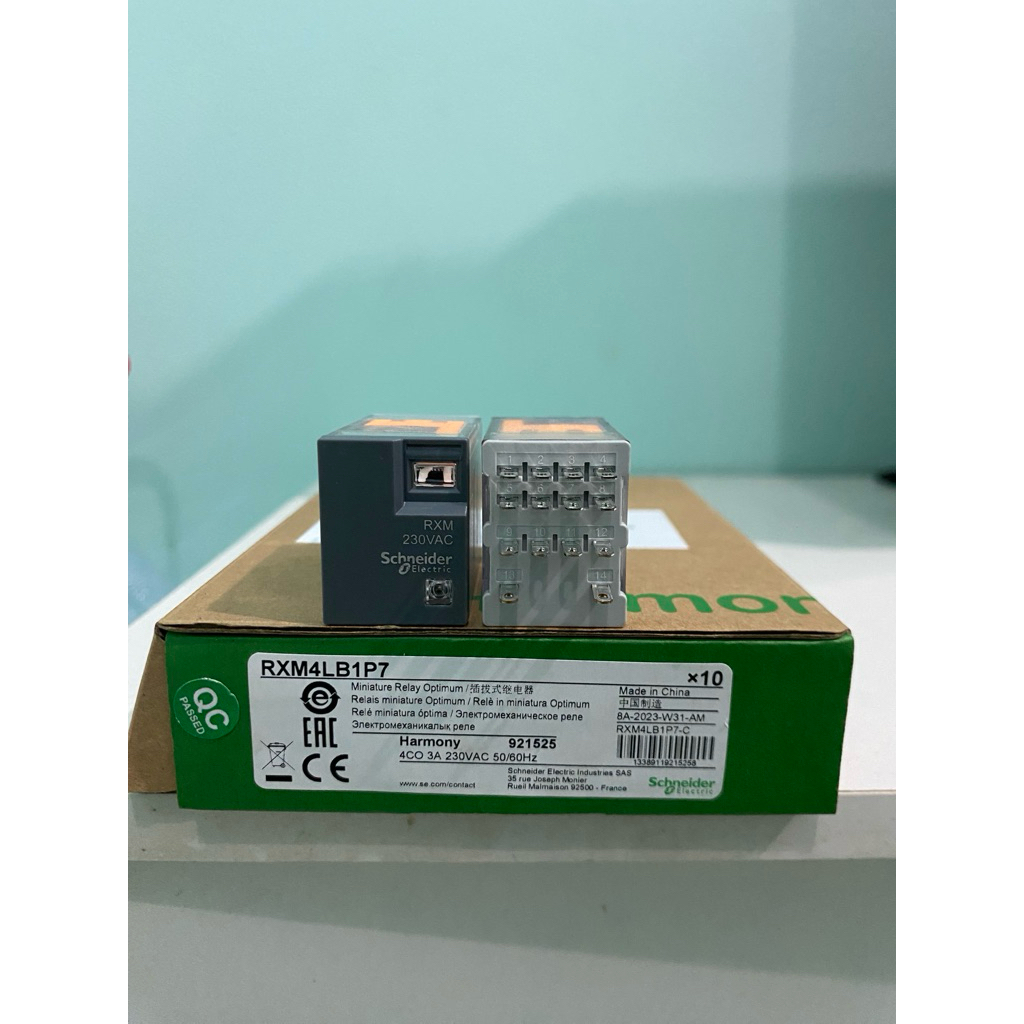 RELAY SCHNEIDER RXM4LB1P7 230VAC