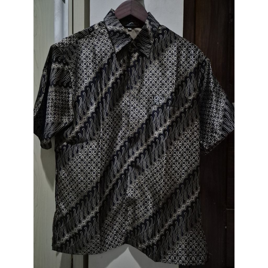 Kemeja Batik Pria preloved. Batik katun halus Batik tulis.